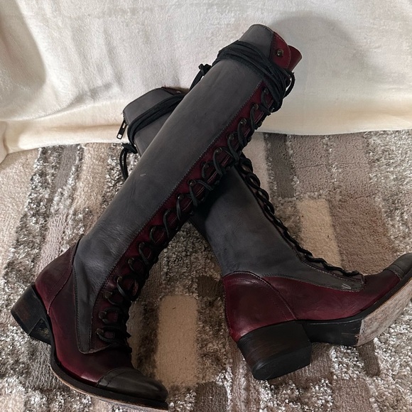 Freebird by Steven Burgundy and Black Lace Up Boots Size 6 - Picture 6 of 9